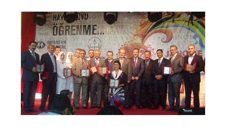 HALK EĞİTİM MERKEZİ’NDEN AVRASYA’YA TEŞEKKÜR PLAKETİ